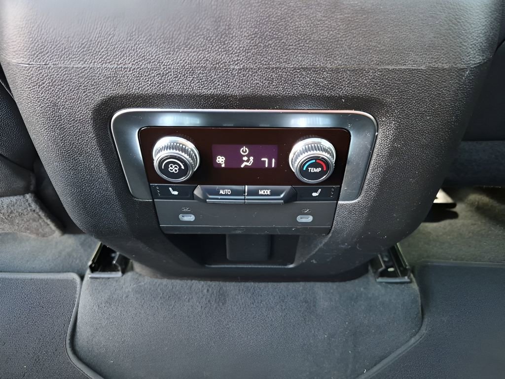 Used 2024 GMC Yukon XL AT4 w/ AT4 Premium Plus Package image 21