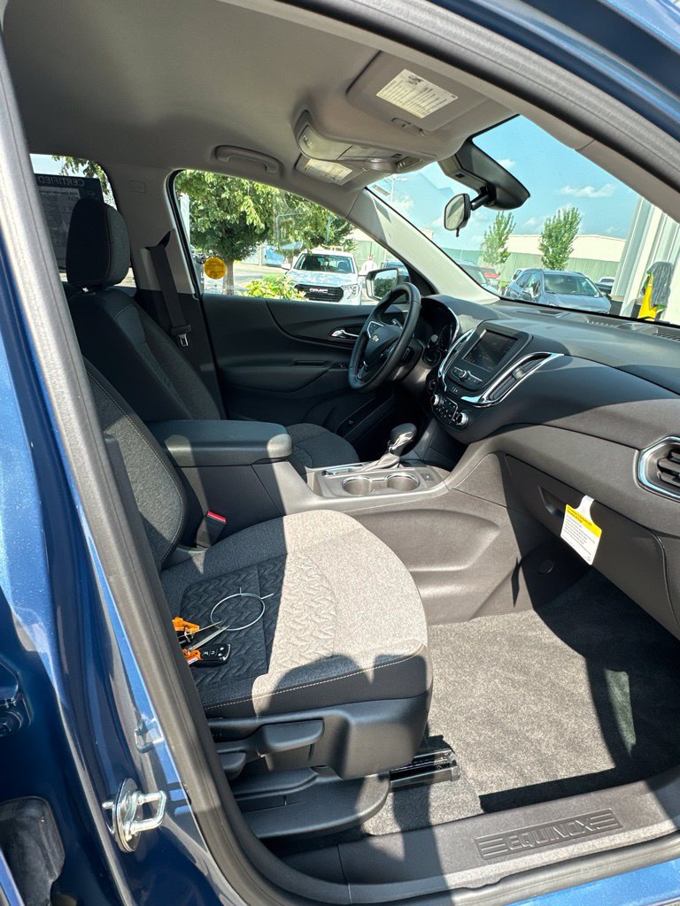Certified 2024 Chevrolet Equinox LT w/ LPO, Floor Liner Package FWD image 11