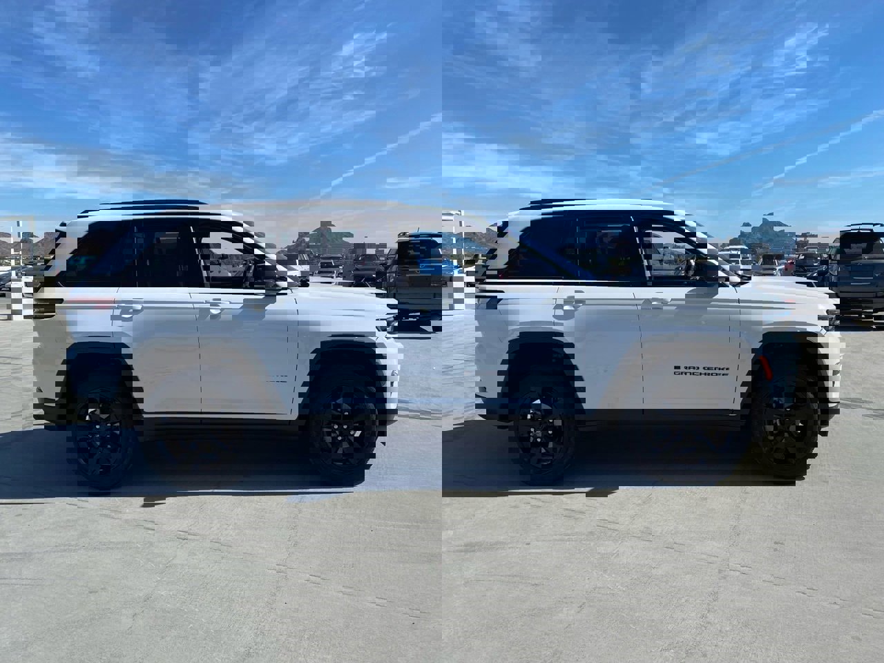 Used 2023 Jeep Grand Cherokee Limited w/ Black Appearance Package image 3