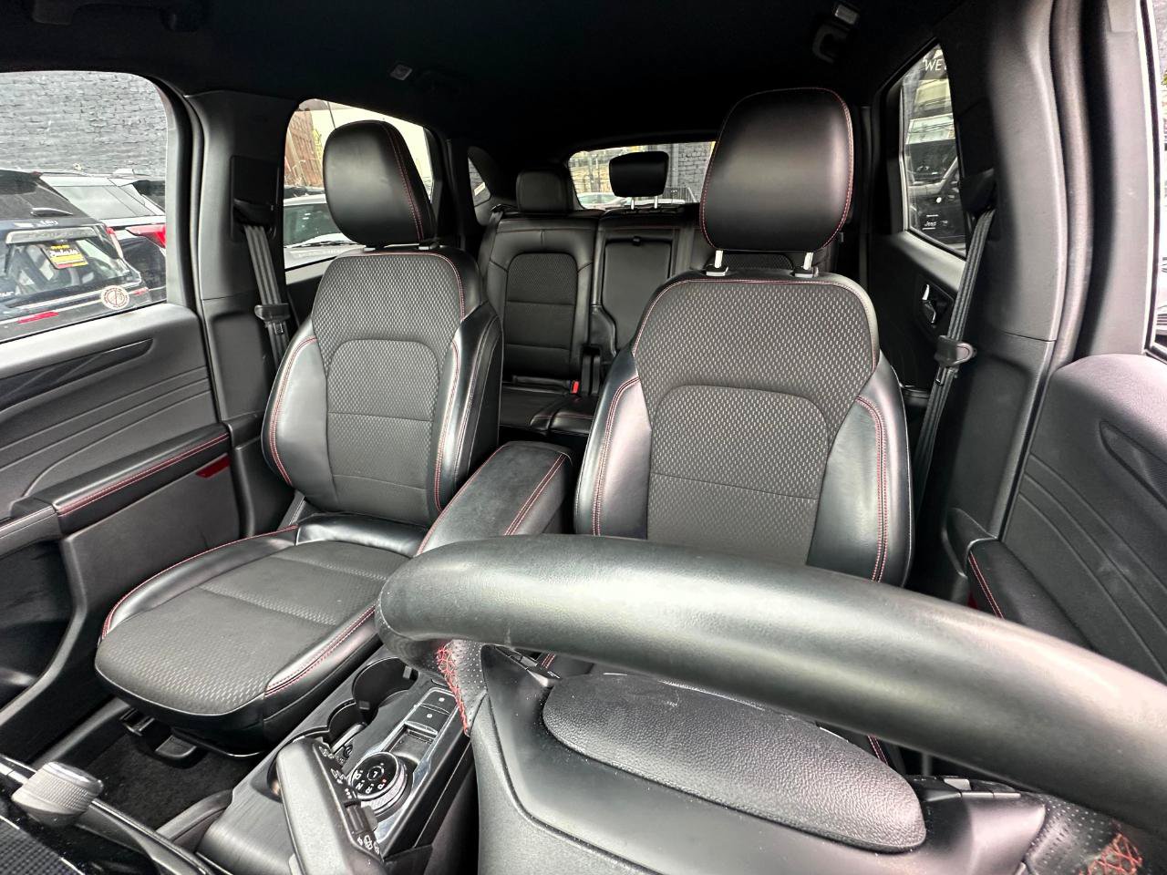 Used 2025 Ford Escape ST-Line FWD image 23