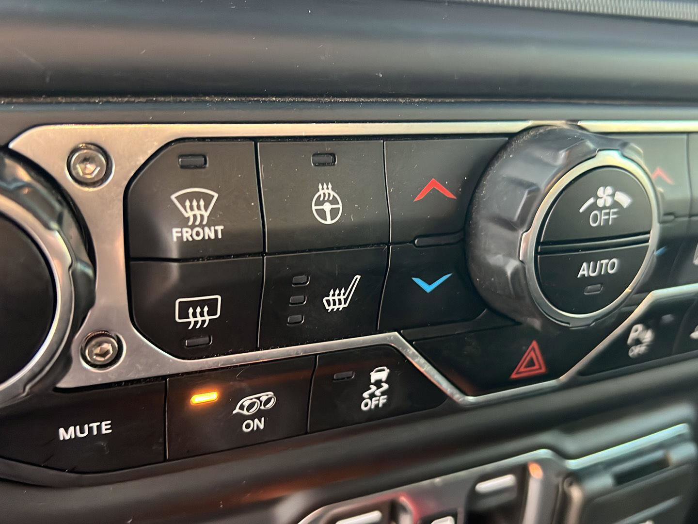 Used 2022 Jeep Wrangler Unlimited Rubicon w/ Xtreme Recon 35" Tire Package image 27