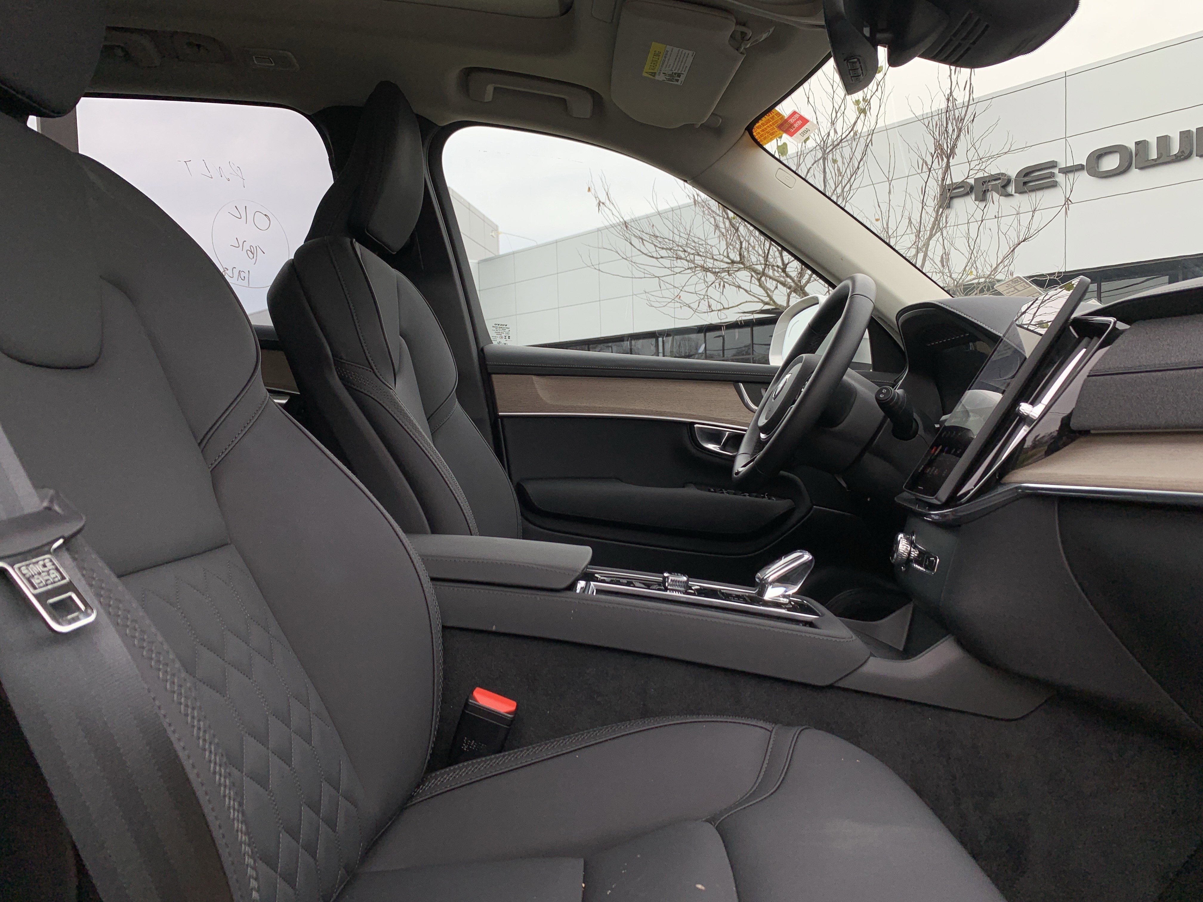 Used 2025 Volvo XC90 B6 Plus image 35