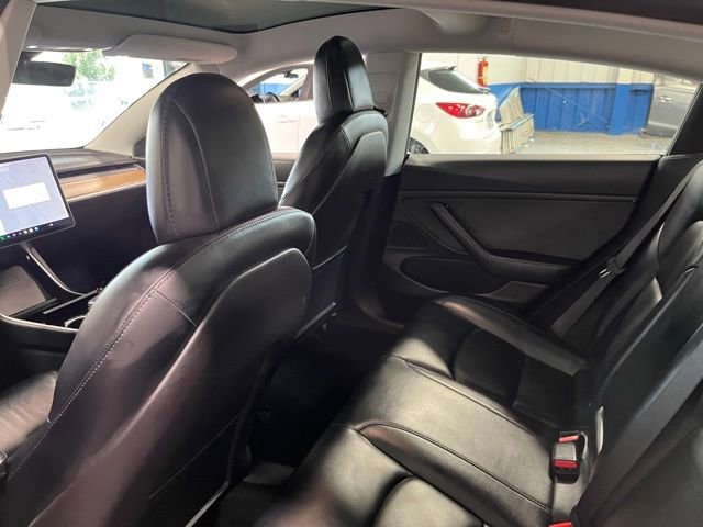 Used 2019 Tesla Model 3 image 18