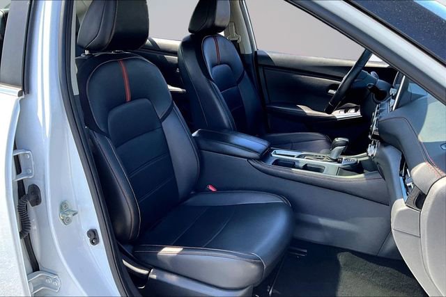 Used 2023 Nissan Sentra SR w/ SR Premium Package FWD image 28