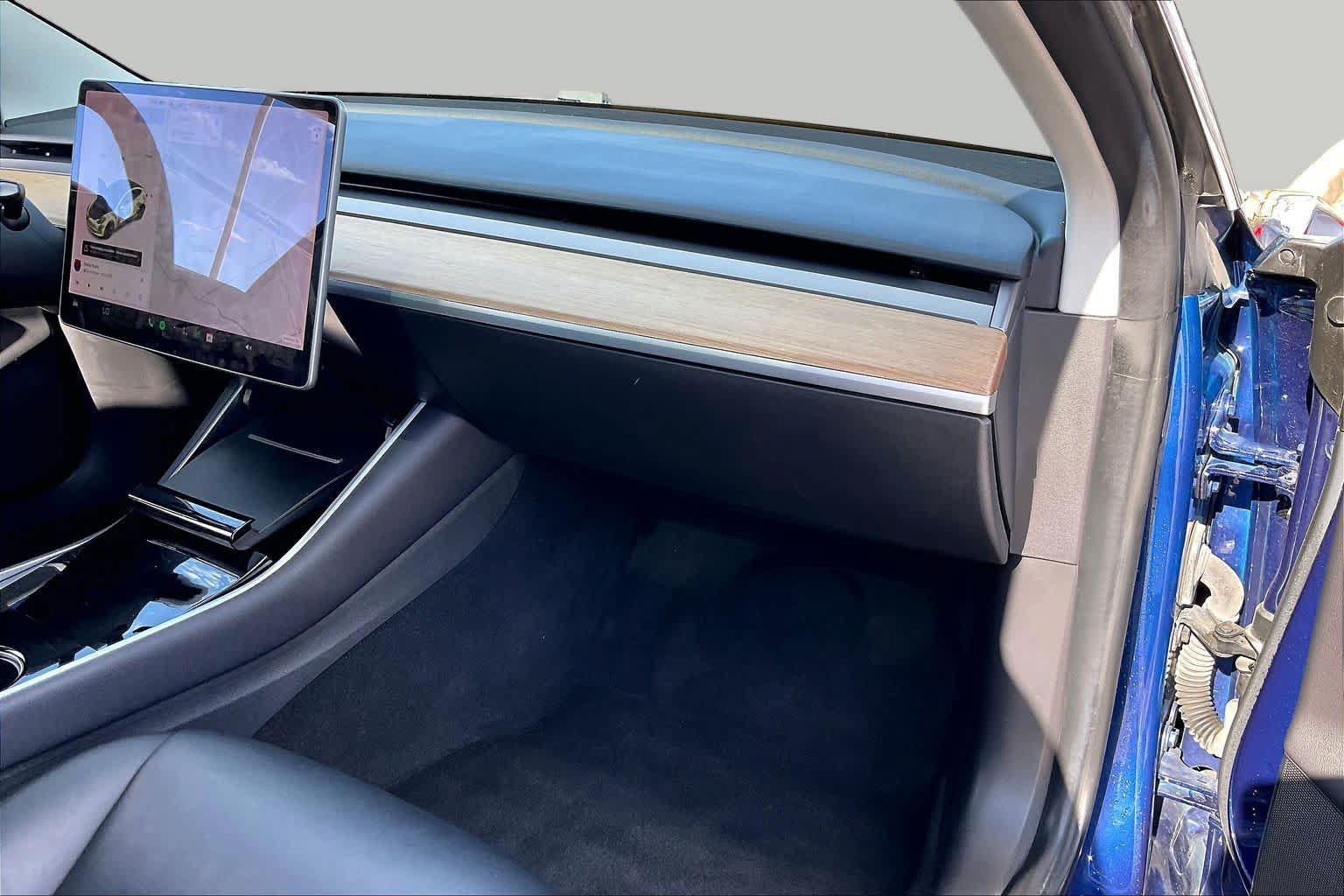 Used 2019 Tesla Model 3 Standard Range RWD image 15