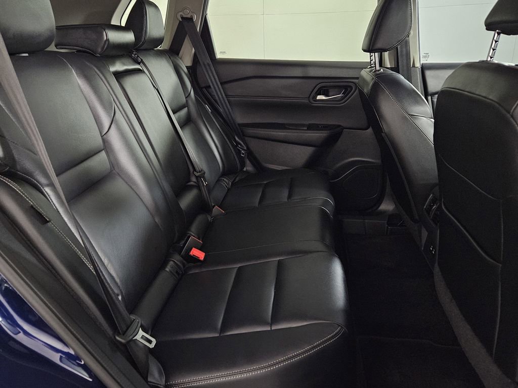 Used 2025 Nissan Rogue SL image 27