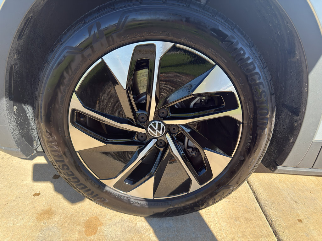 Used 2022 Volkswagen ID.4 Pro image 17