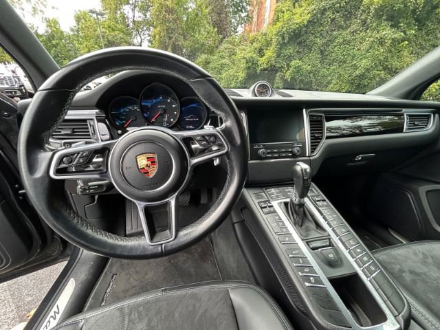 Used 2018 Porsche Macan GTS image 11