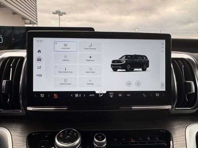 Used 2025 Ford Expedition Platinum image 19