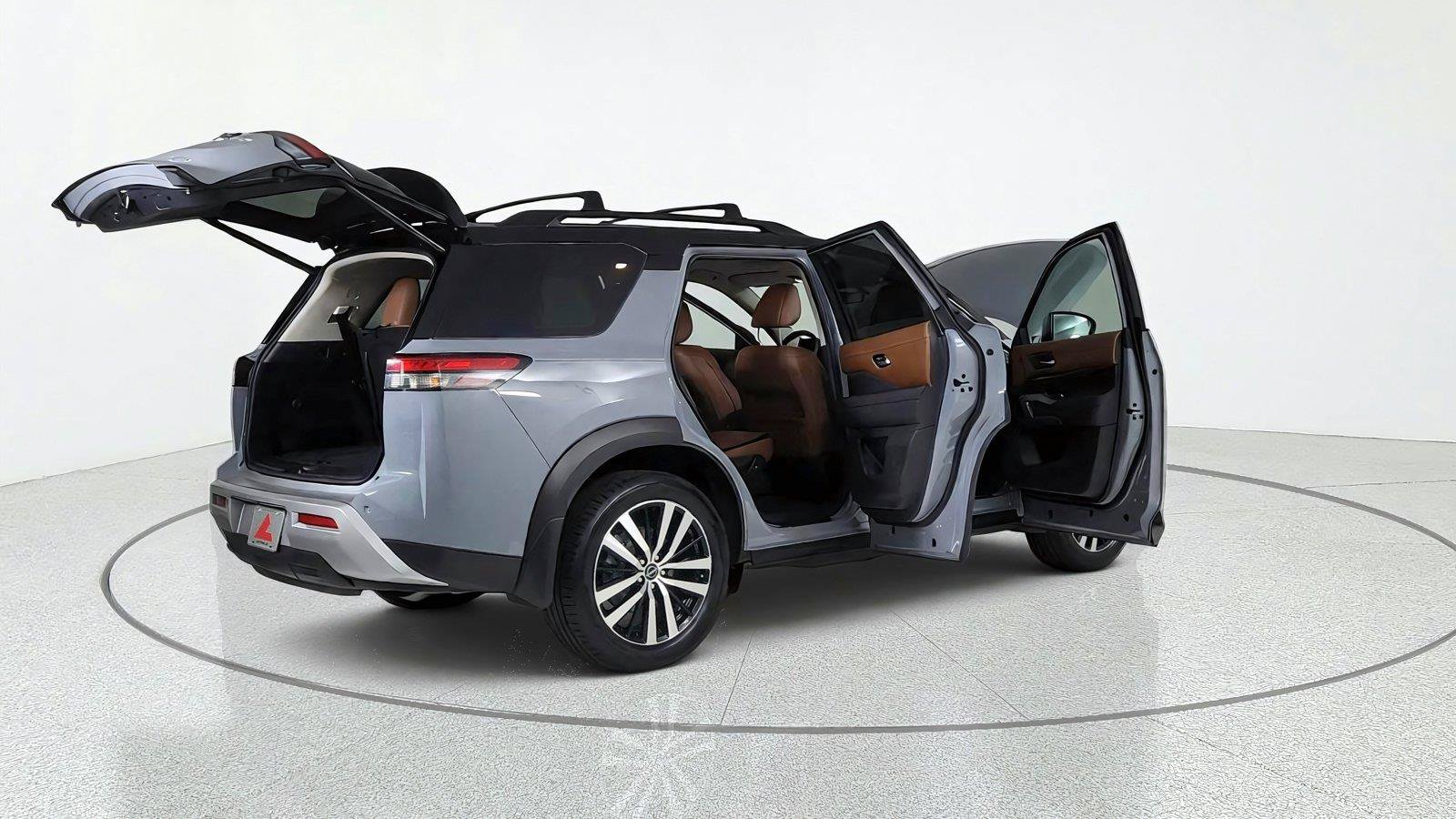 Used 2024 Nissan Pathfinder Platinum FWD image 14