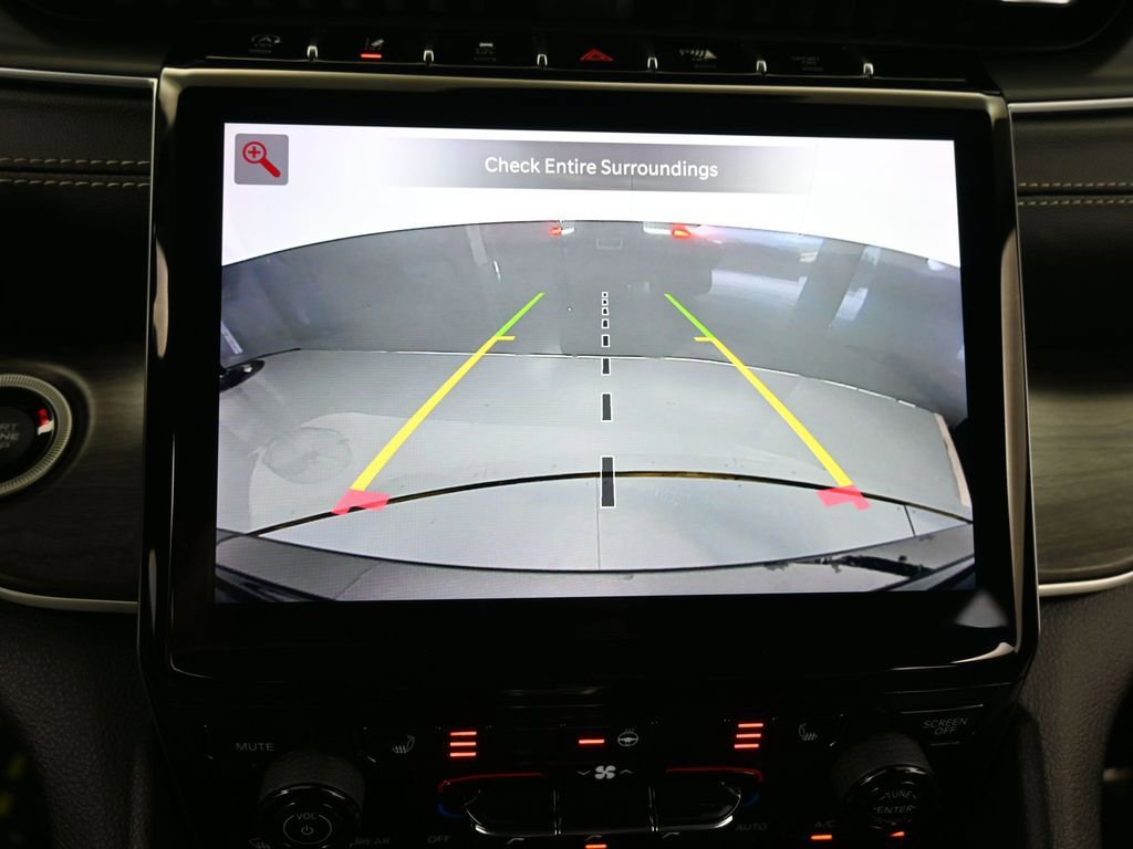 Used 2023 Jeep Grand Cherokee Limited w/ Black Appearance Package image 20