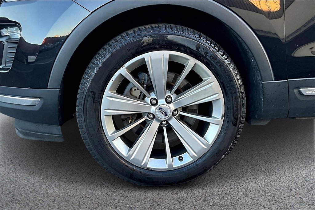 Used 2019 Ford Explorer Limited w/ Class III Trailer Tow Package image 32