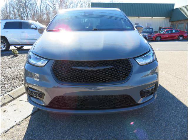 Used 2022 Chrysler Pacifica Touring-L w/ S Appearance Package FWD image 18