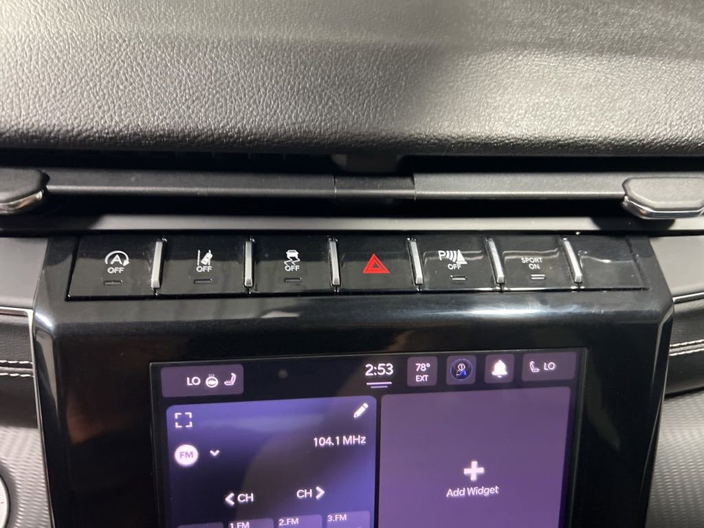 Used 2025 Jeep Grand Cherokee Altitude image 28