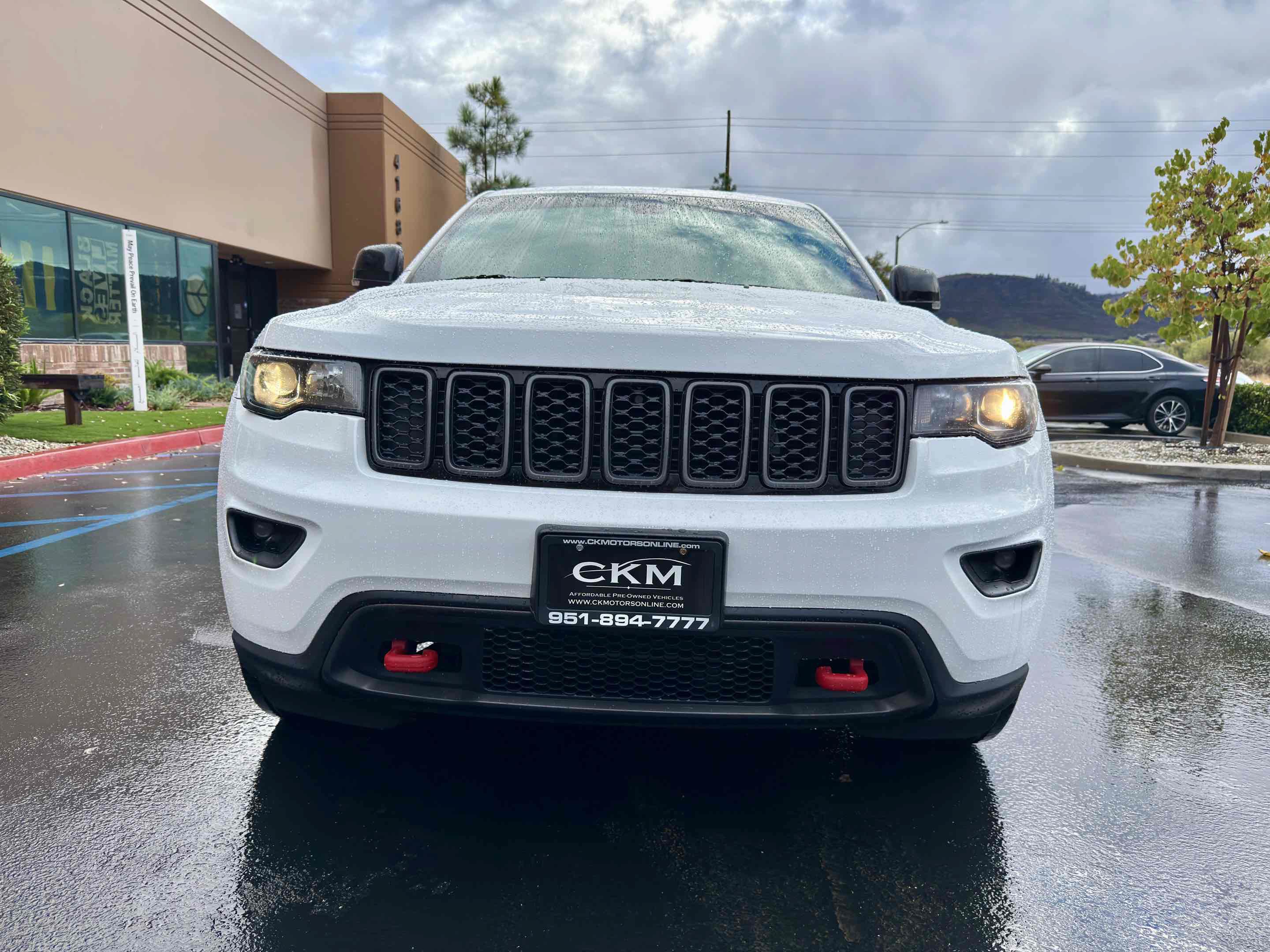 Used 2018 Jeep Grand Cherokee Trailhawk AWD/4WD image 8
