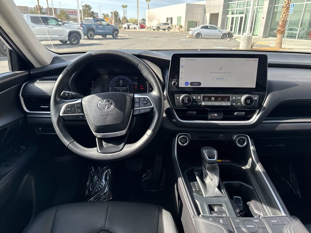 Certified 2025 Toyota Grand Highlander FWD image 17