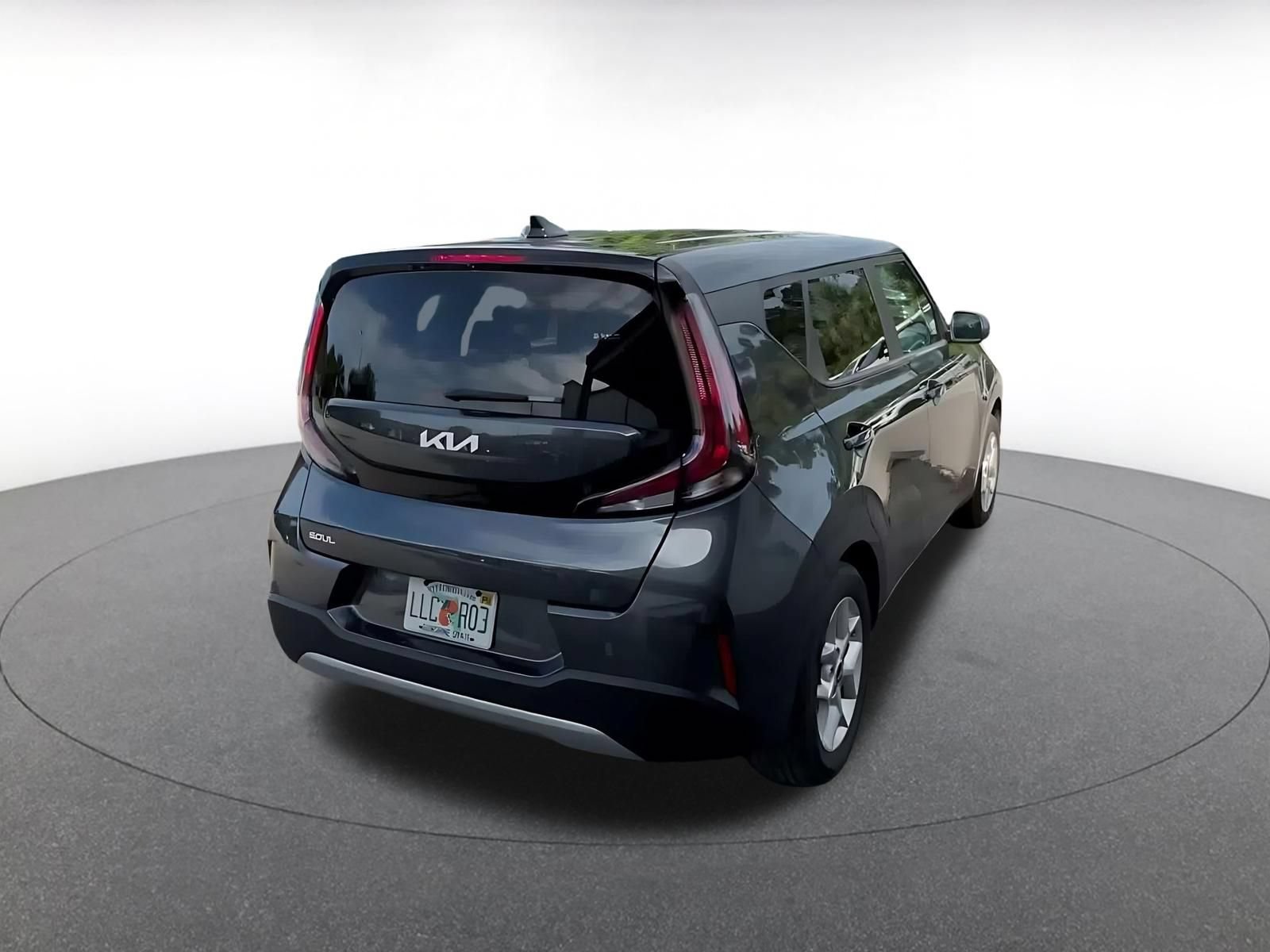 Used 2025 Kia Soul LX w/ LX Technology Package FWD image 13