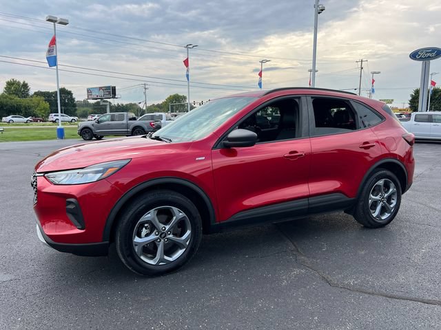 Used 2025 Ford Escape ST-Line AWD/4WD image 3
