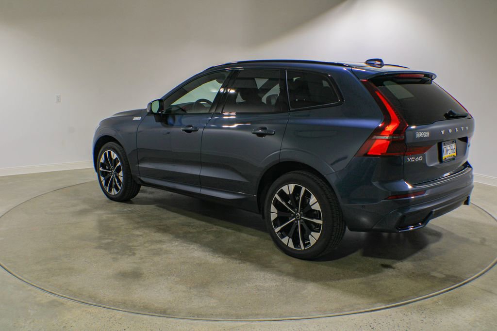 Used 2026 Volvo XC60 B5 Plus w/ Climate Package AWD/4WD image 3