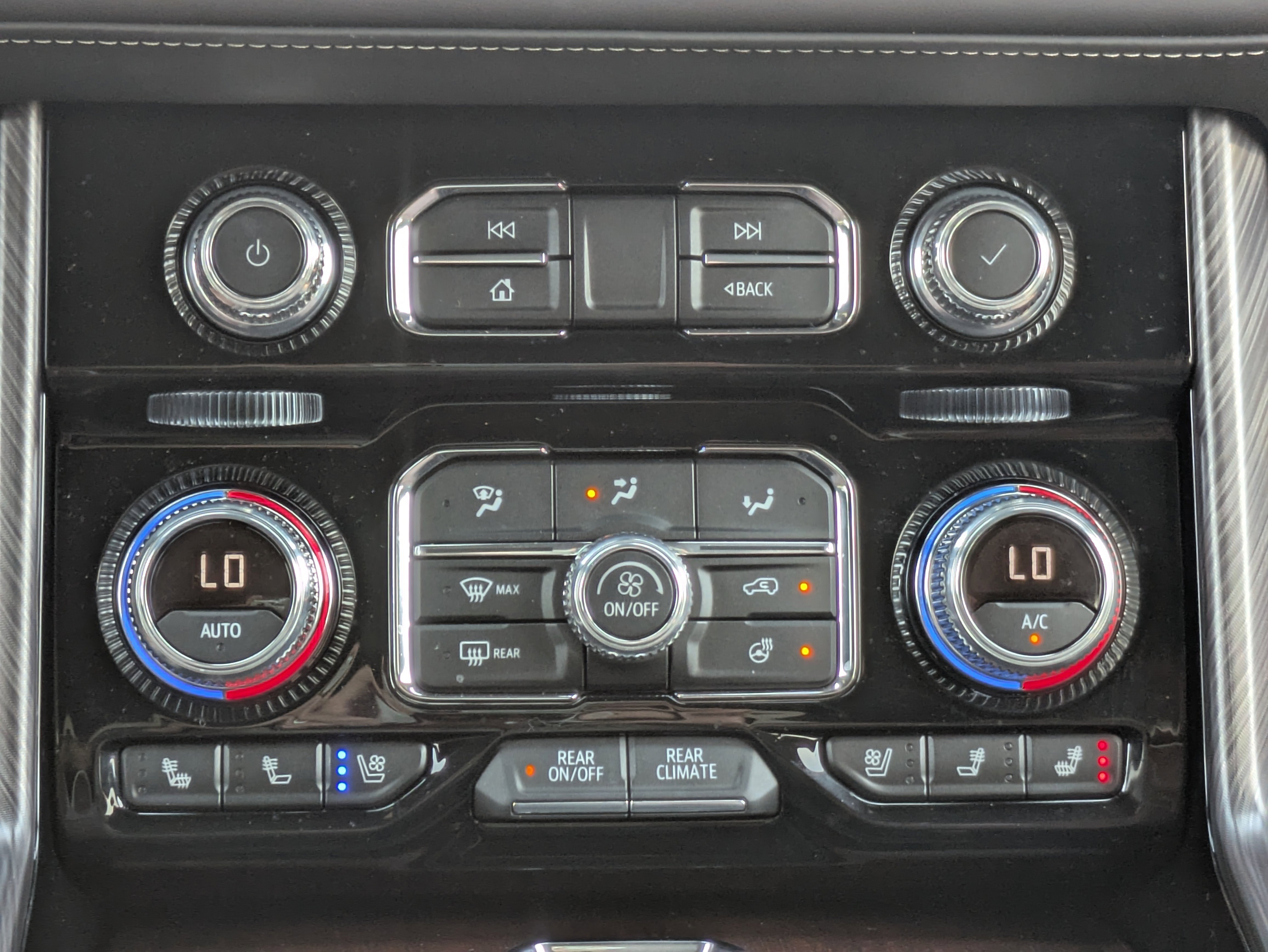 Certified 2024 GMC Yukon Denali Ultimate image 21