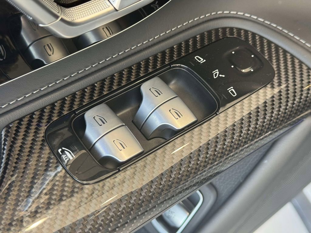 Used 2022 Mercedes-Benz SL 63 AMG 4MATIC image 16