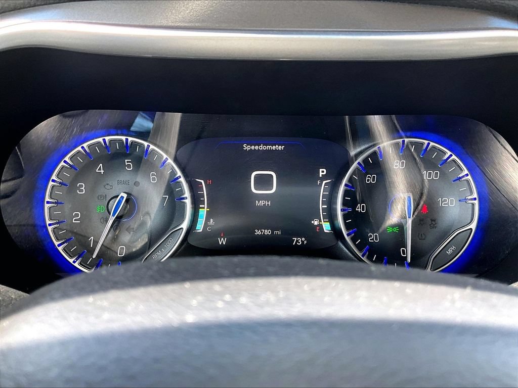 Used 2024 Chrysler Pacifica Touring-L FWD image 15