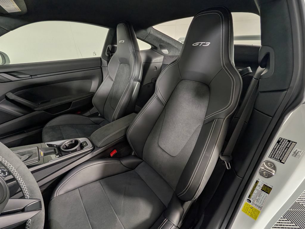 Certified 2026 Porsche 911 GT3 RWD image 4