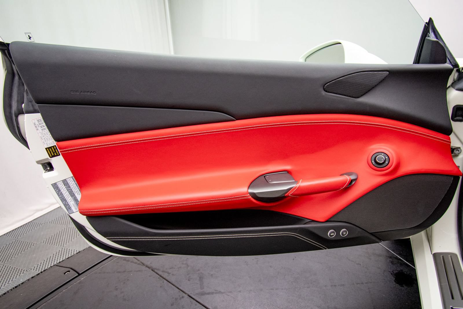 Used 2019 Ferrari 488 Spider RWD image 30