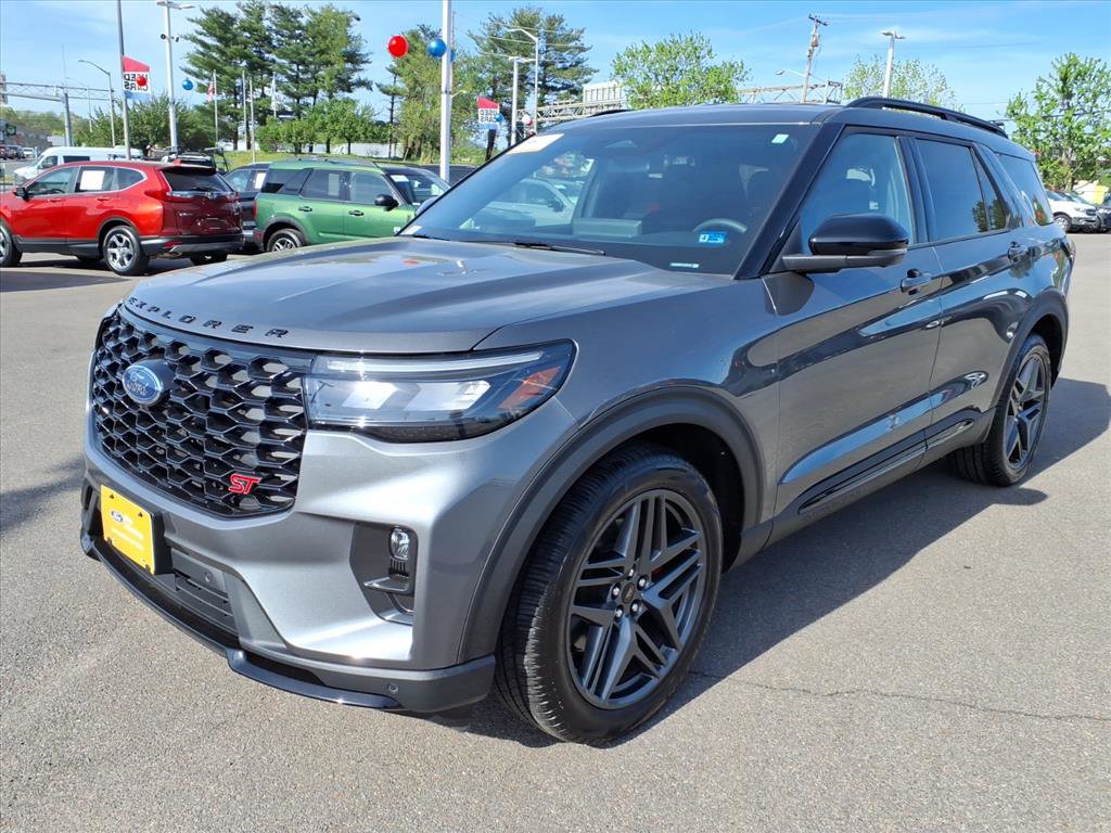 Certified 2025 Ford Explorer ST image 1