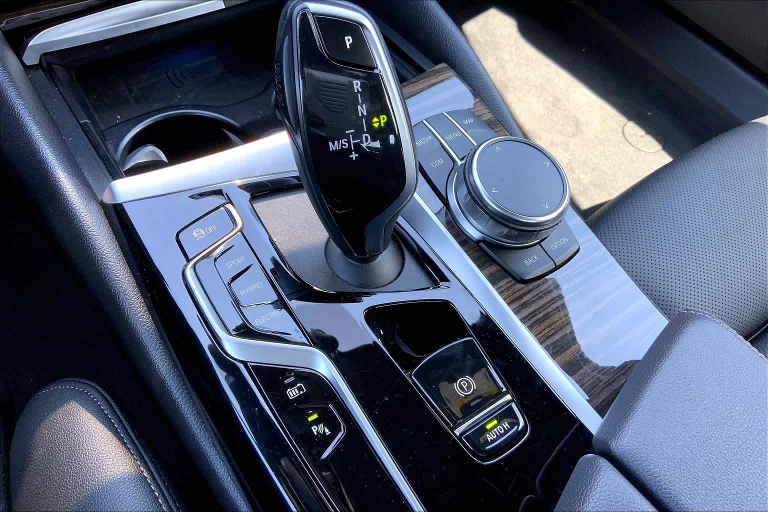 Used 2023 BMW 530e xDrive AWD/4WD image 36