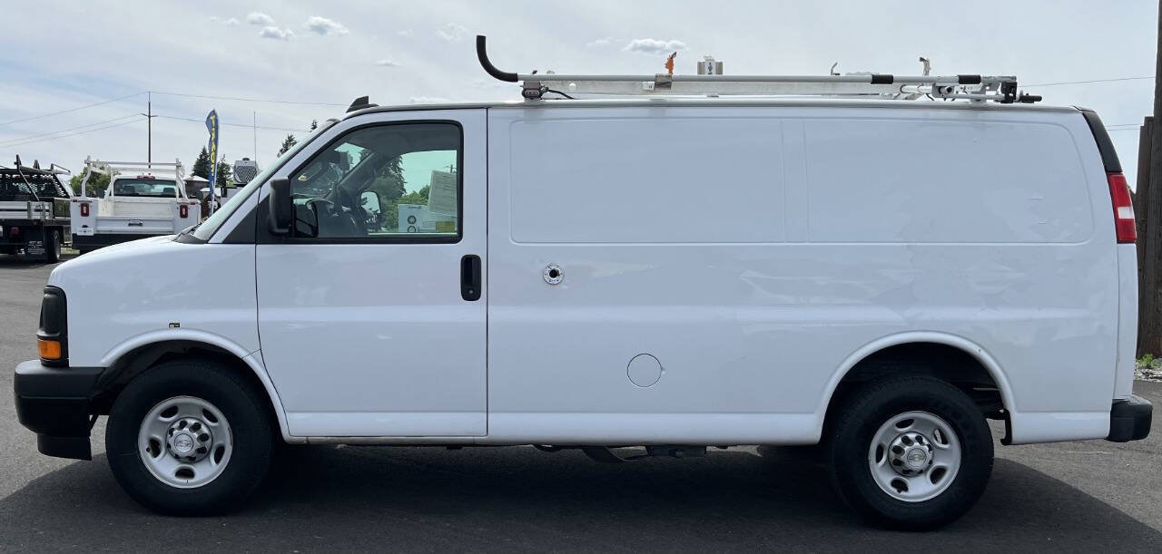Used 2017 Chevrolet Express 2500 RWD image 8