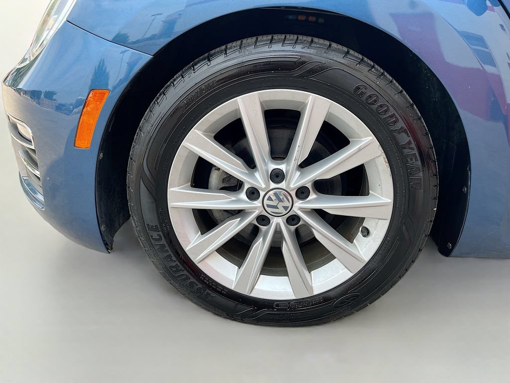 Used 2019 Volkswagen Beetle 2.0T SE FWD image 31