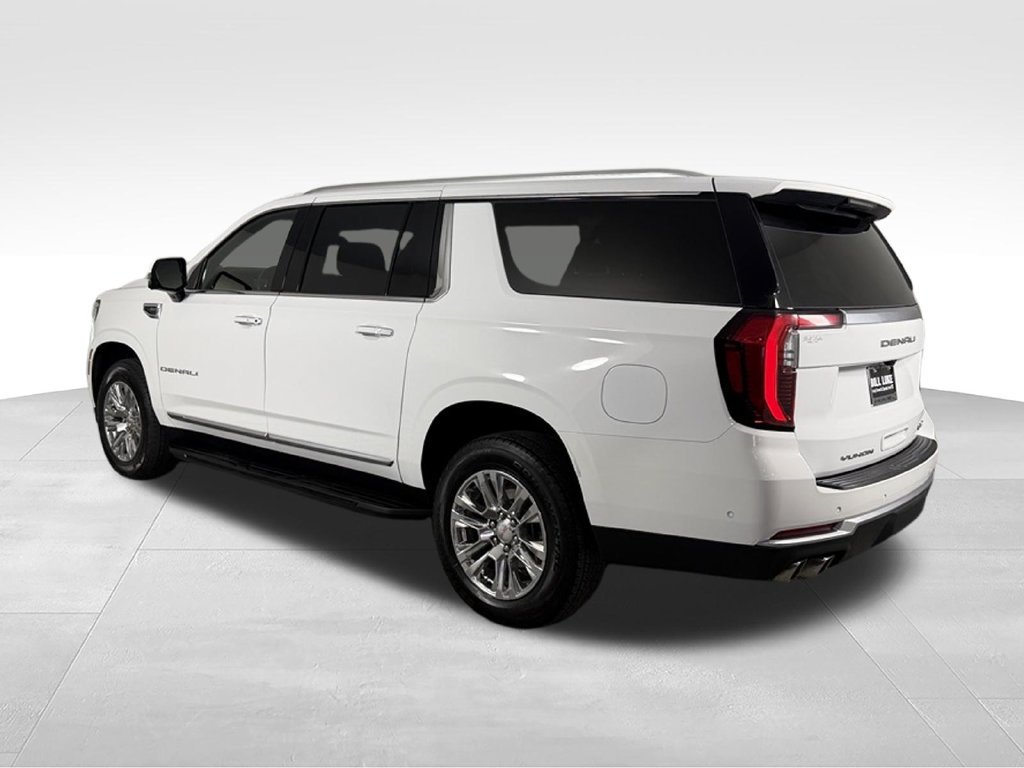 Used 2025 GMC Yukon XL Denali AWD/4WD image 8