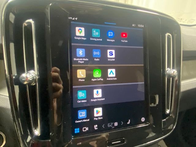 Certified 2025 Volvo XC40 B5 Core image 22