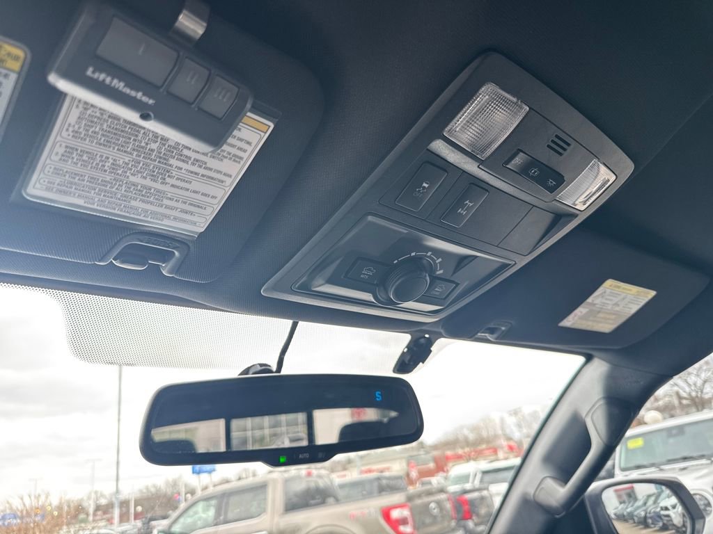 Used 2016 Toyota Tacoma TRD Off-Road w/ Towing Package image 32