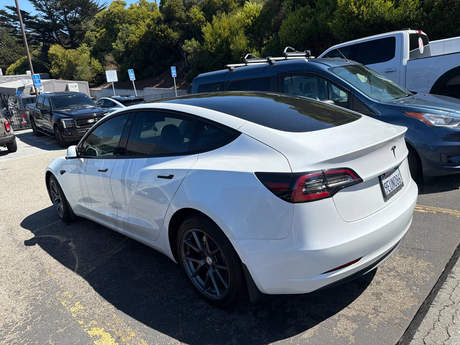 Used 2023 Tesla Model 3 Standard Range RWD image 4