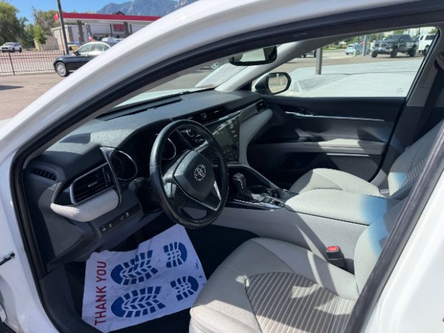Used 2020 Toyota Camry SE w/ Sunroof Package FWD image 24