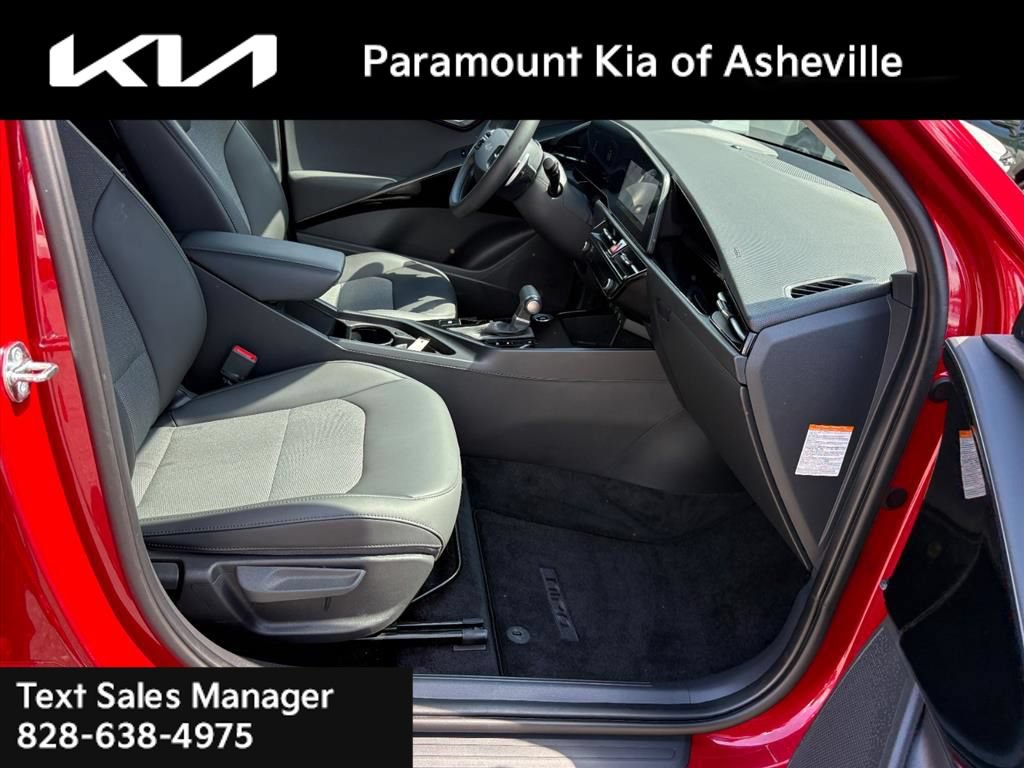 Certified 2025 Kia Niro EX FWD image 19