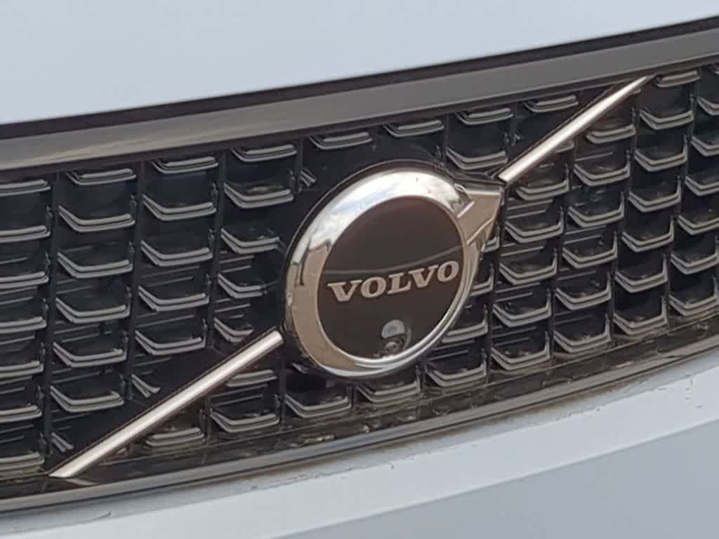 New 2026 Volvo XC40 B5 Plus w/ Climate Package AWD/4WD image 11