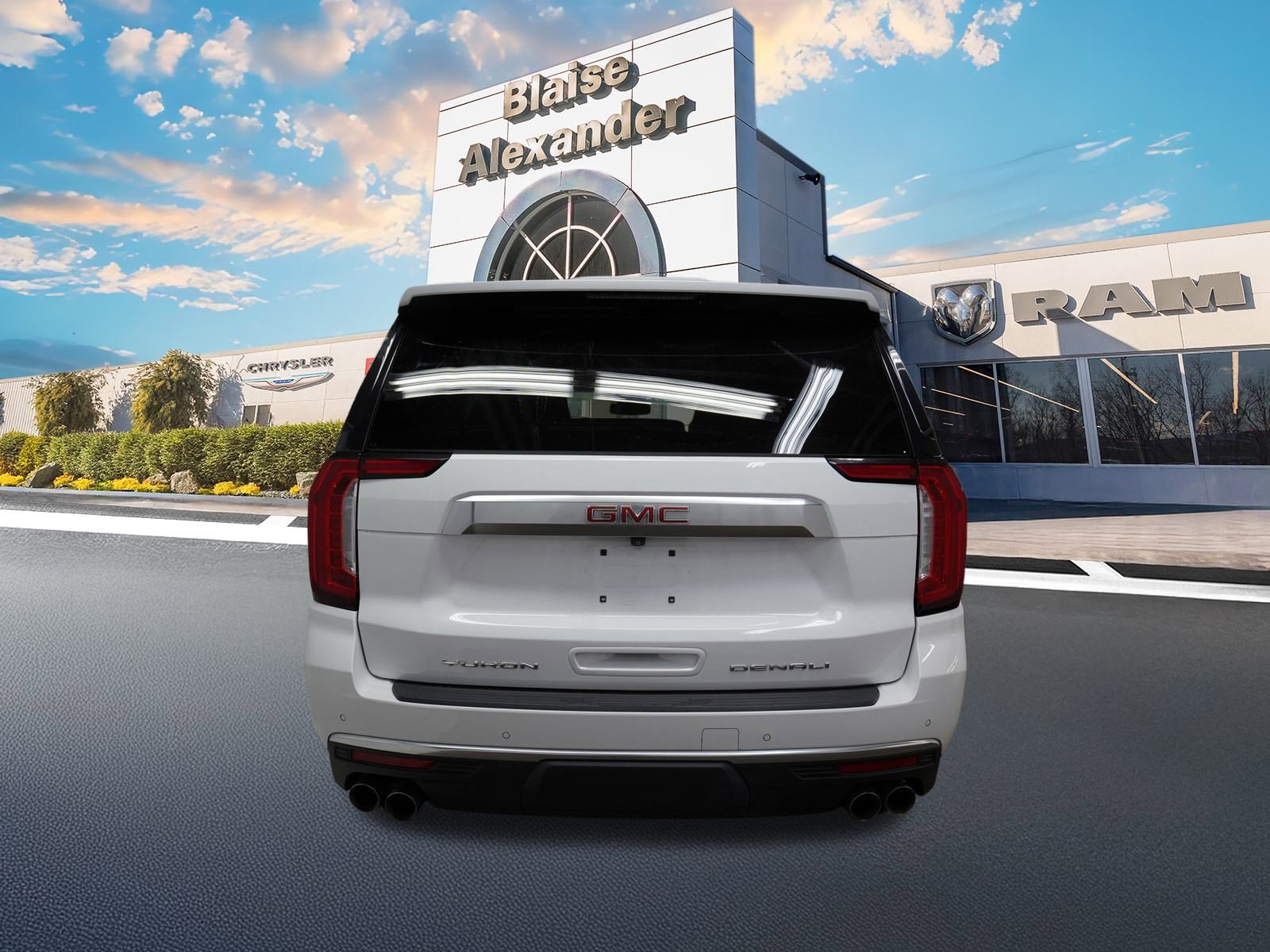 Used 2023 GMC Yukon Denali image 8