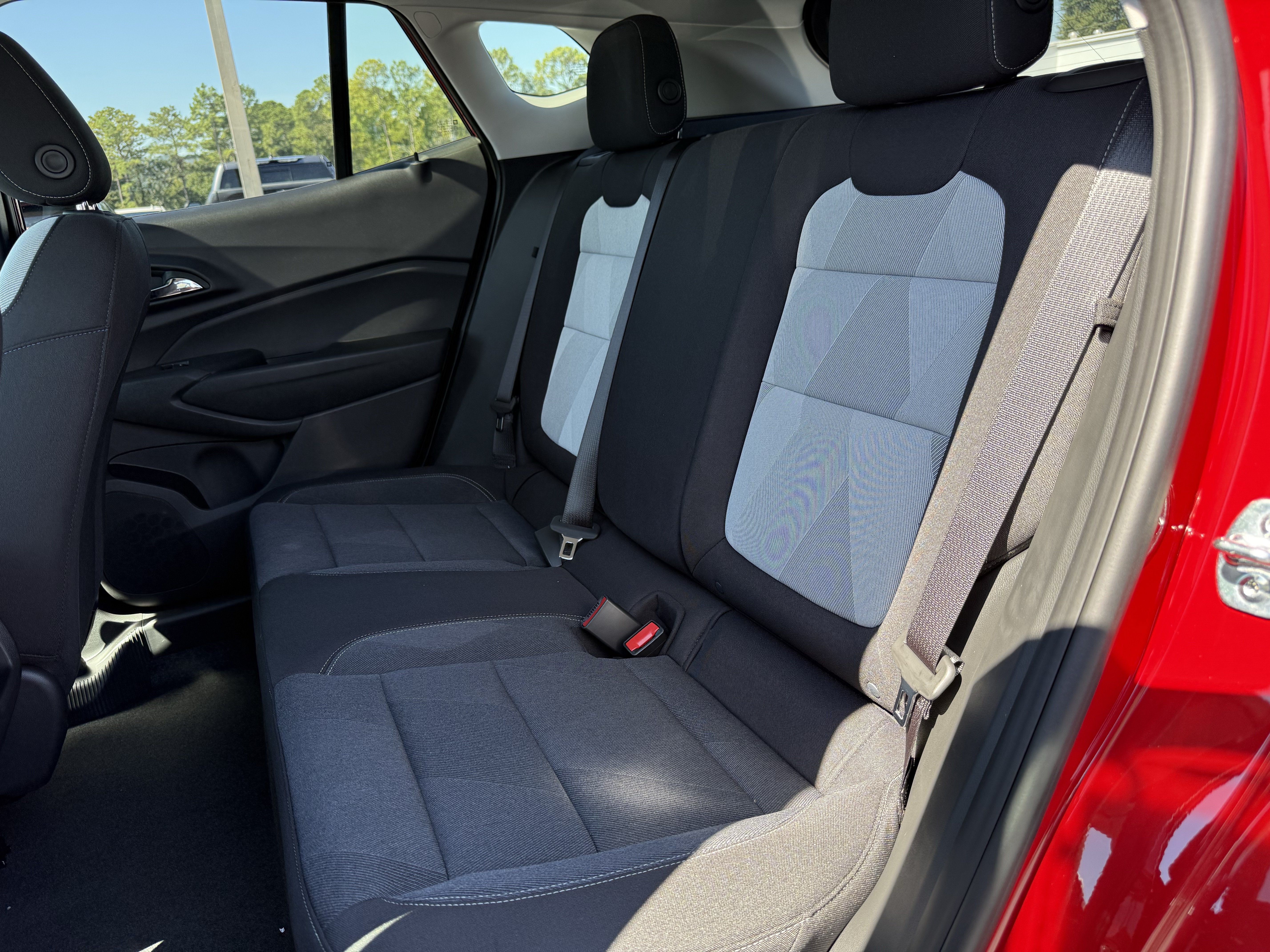 New 2026 Chevrolet Trax LS w/ LS Convenience Package FWD image 32