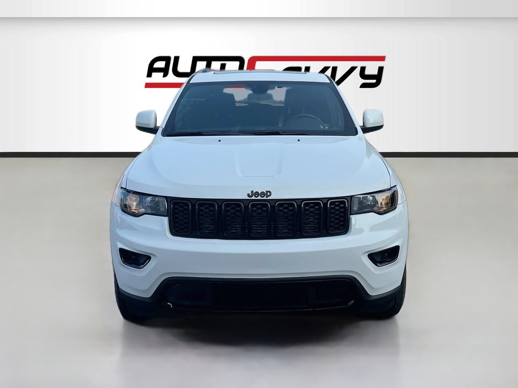 Used 2021 Jeep Grand Cherokee Laredo X AWD/4WD image 2