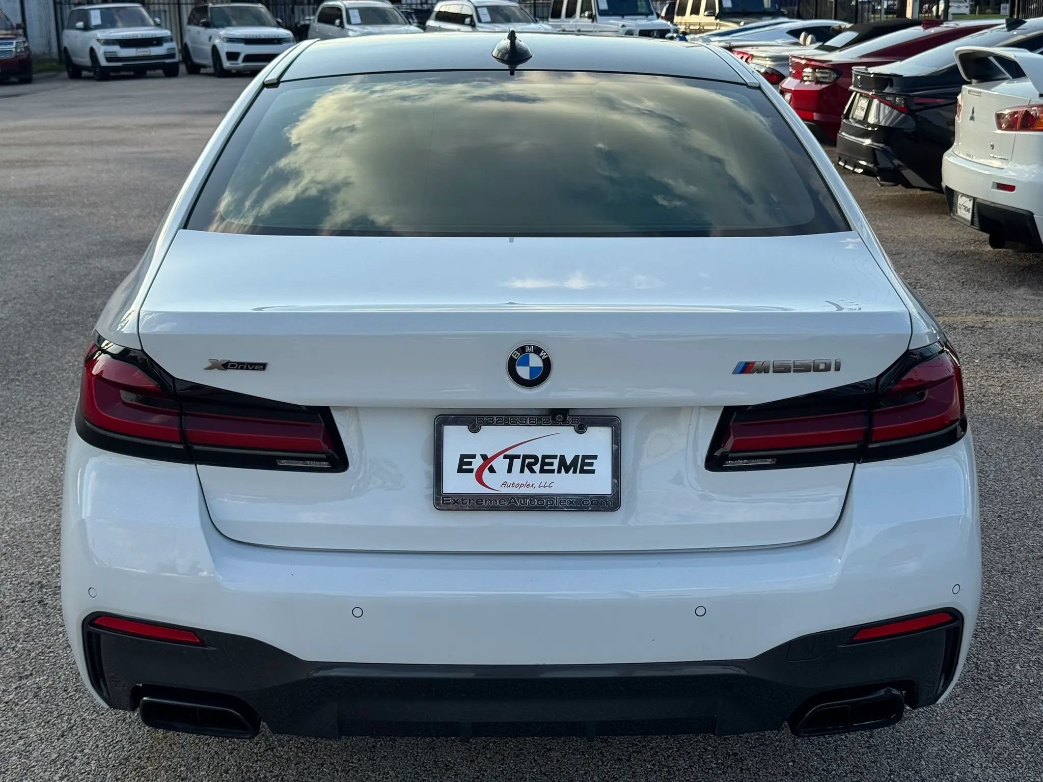 Used 2021 BMW M550i xDrive w/ Executive Package AWD/4WD image 3