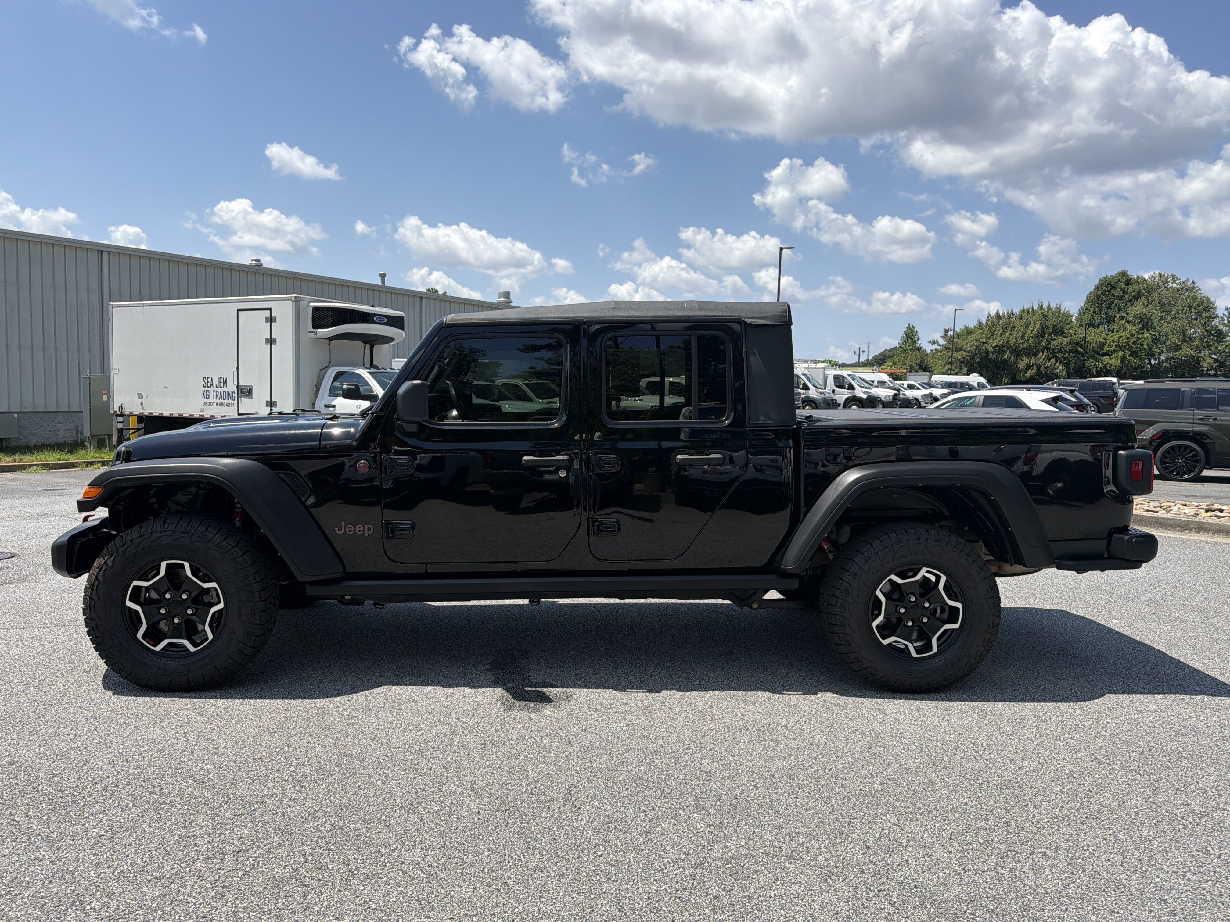 Used 2022 Jeep Gladiator Rubicon w/ Cold Weather Group AWD/4WD image 4