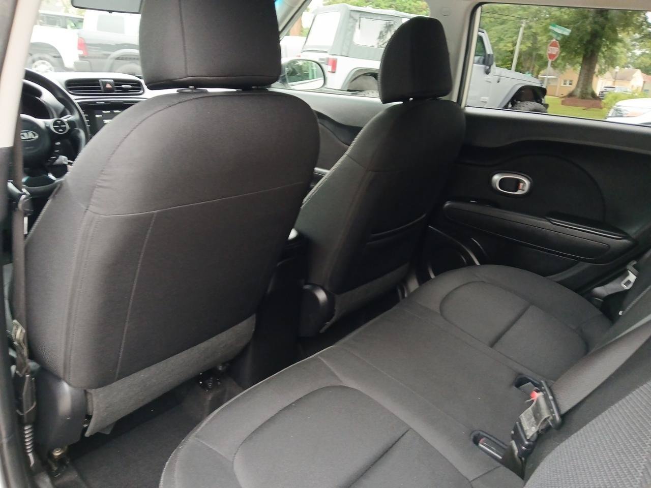 Used 2019 Kia Soul + FWD image 11