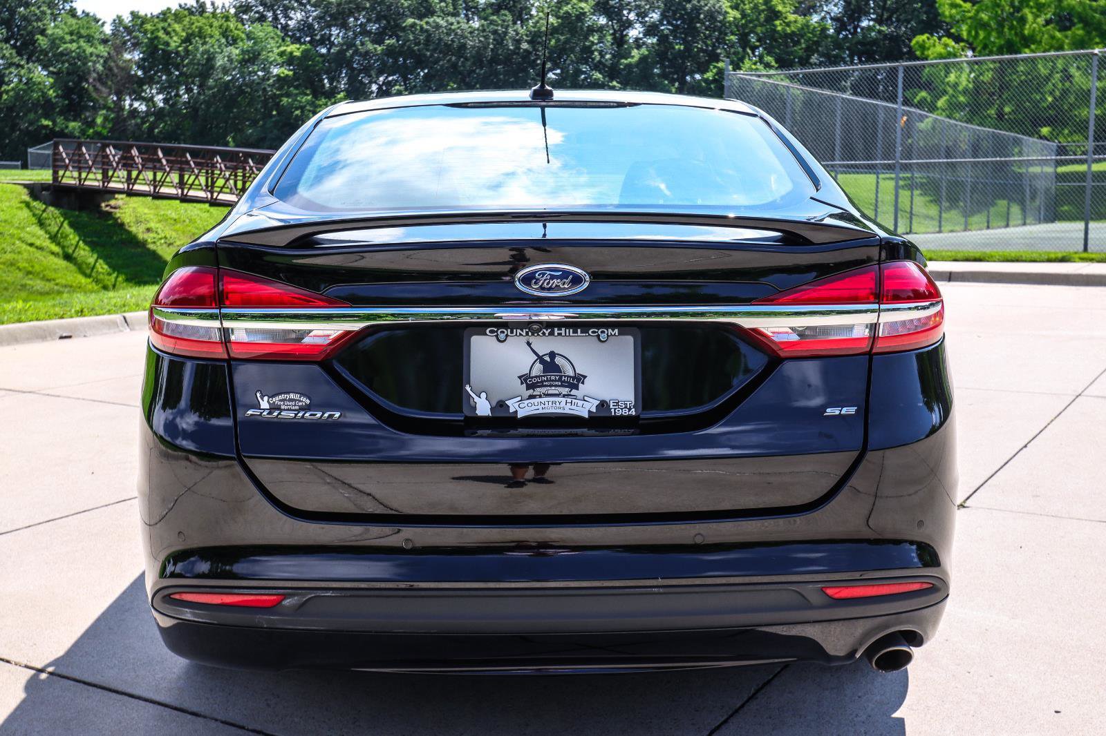 Used 2017 Ford Fusion SE w/ Equipment Group 201A FWD image 19