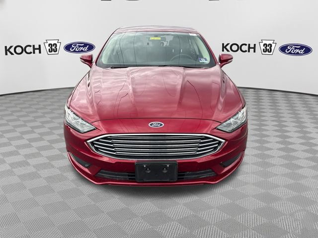 Used 2017 Ford Fusion SE w/ Fusion SE Technology Package FWD image 2