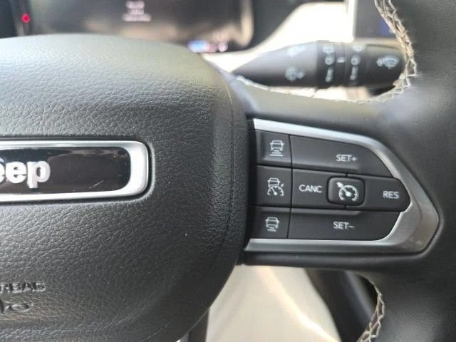 Used 2022 Jeep Compass High Altitude AWD/4WD image 19