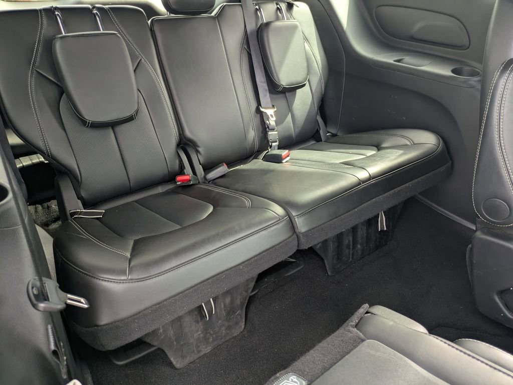Used 2025 Chrysler Pacifica Select image 29