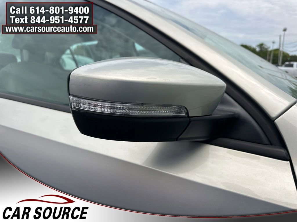 Used 2011 Volkswagen Jetta SE FWD image 3